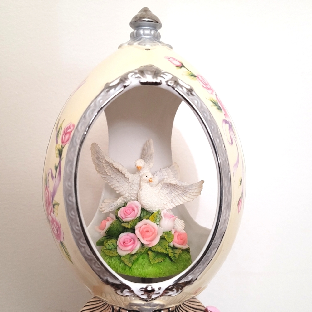 Dove and rose music box